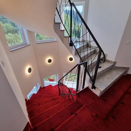 Villa Park Ravne Високо Екстериор снимка