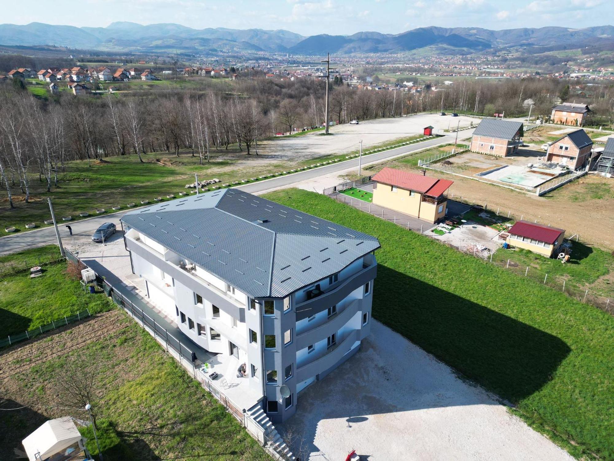 Villa Park Ravne Високо Екстериор снимка